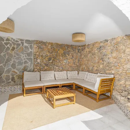 Lilas, فيلة نيرخا